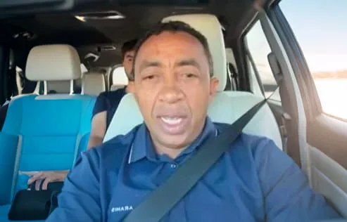 Joel rebate declaração sobre ser filho de carroceiro e transforma ataque em discurso de superação