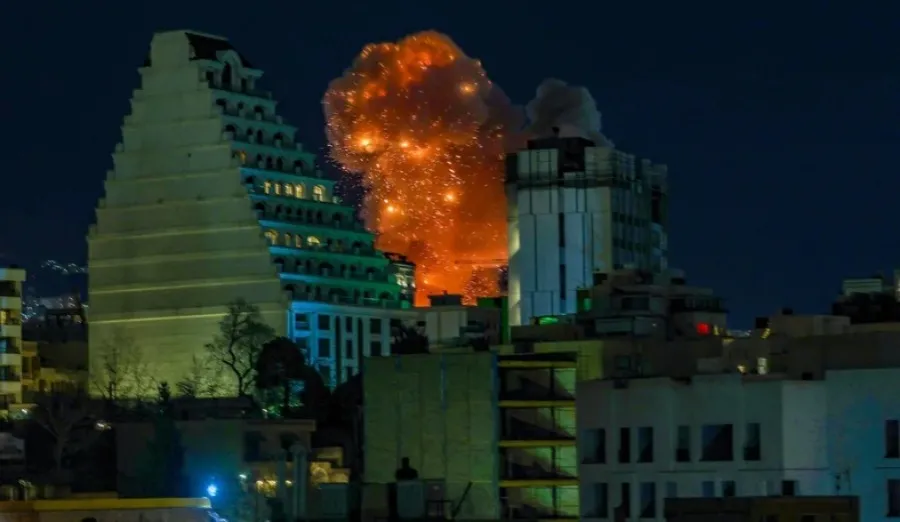 Irã desafia os EUA e amplia risco de guerra após novo ataque americano