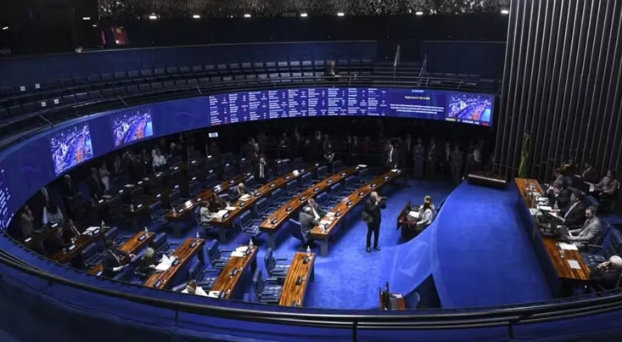 Senado aprova aumento do piso dos médicos e amplia pressão sobre as contas públicas