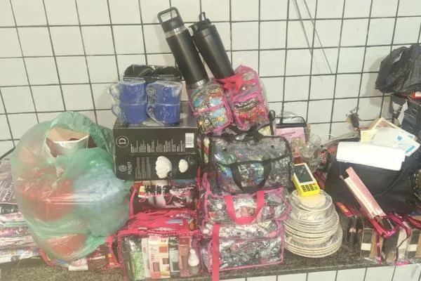 Dupla é capturada após cometer sequência de roubos utilizando veículo roubado