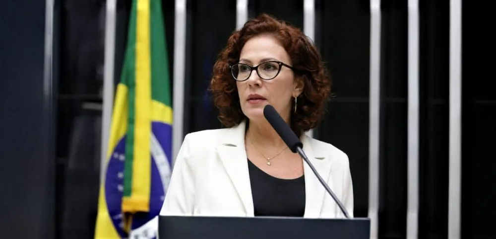 Justiça italiana vê falta de imparcialidade e nega extradição de Carla Zambelli
