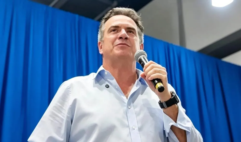 Ciro transforma ataque a Joel em discurso contra o preconceito social