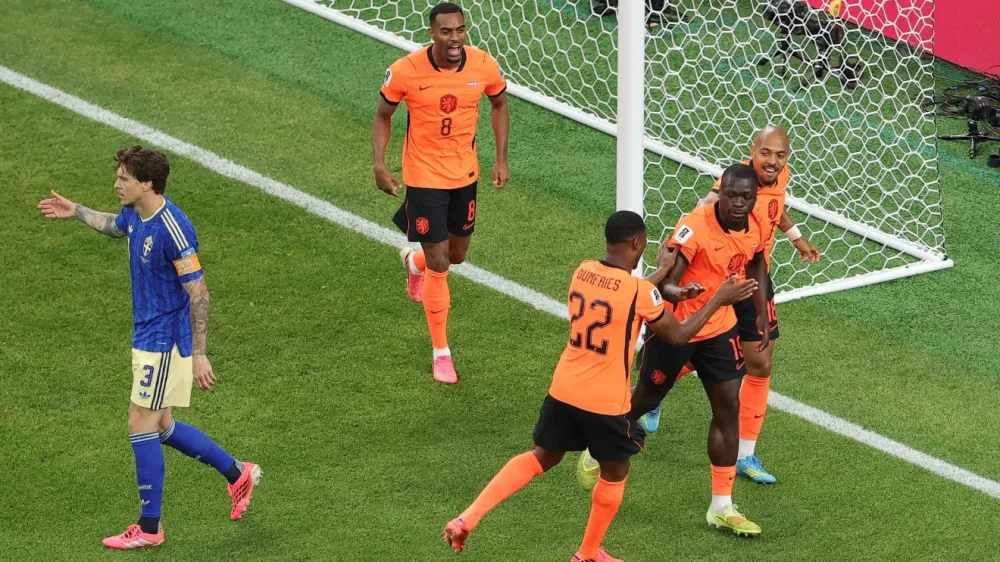 Holanda goleia Suécia por 5 a 1 e assume liderança do Grupo F na Copa do Mundo