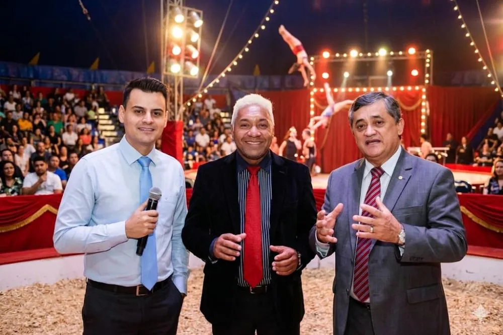 No Ceará, a política parece disputar com o humor para ver quem produz as histórias mais inacreditáveis