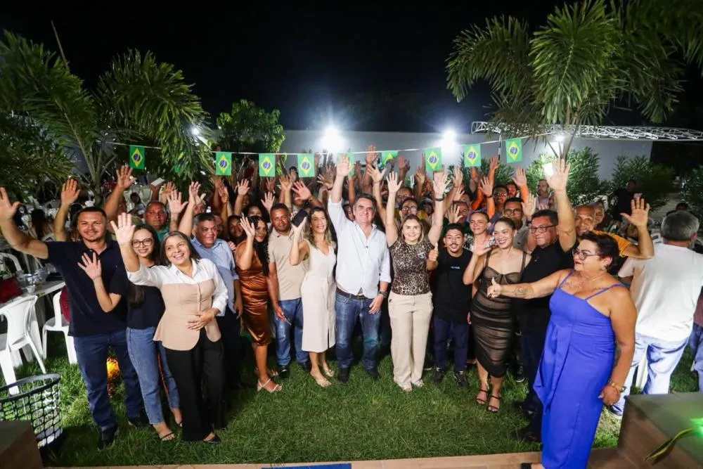 População ao senador Ciro Nogueira pelos investimentos no município - Foto: Reprodução