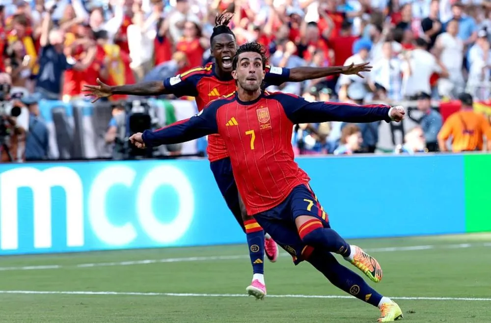 Espanha conquista e comemora o bicampeonato mundial de futebol - Foto: Reprodução