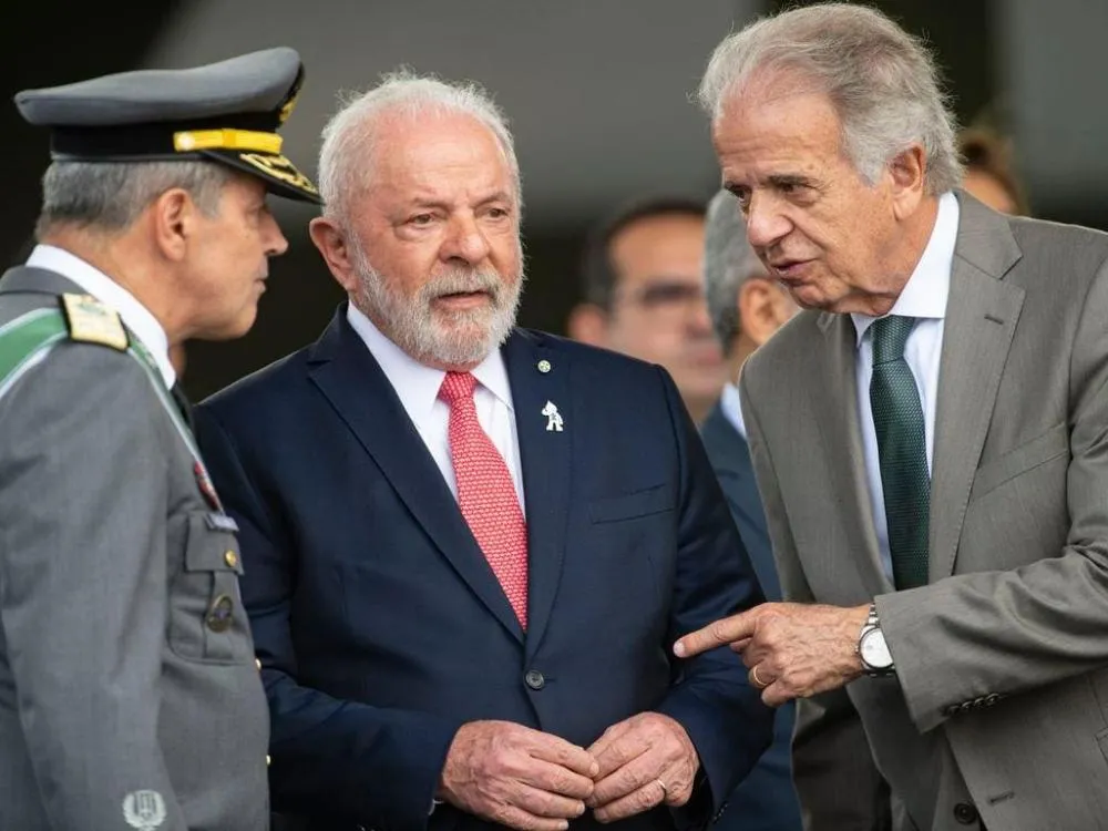 Interferência política trava licitação militar com Israel