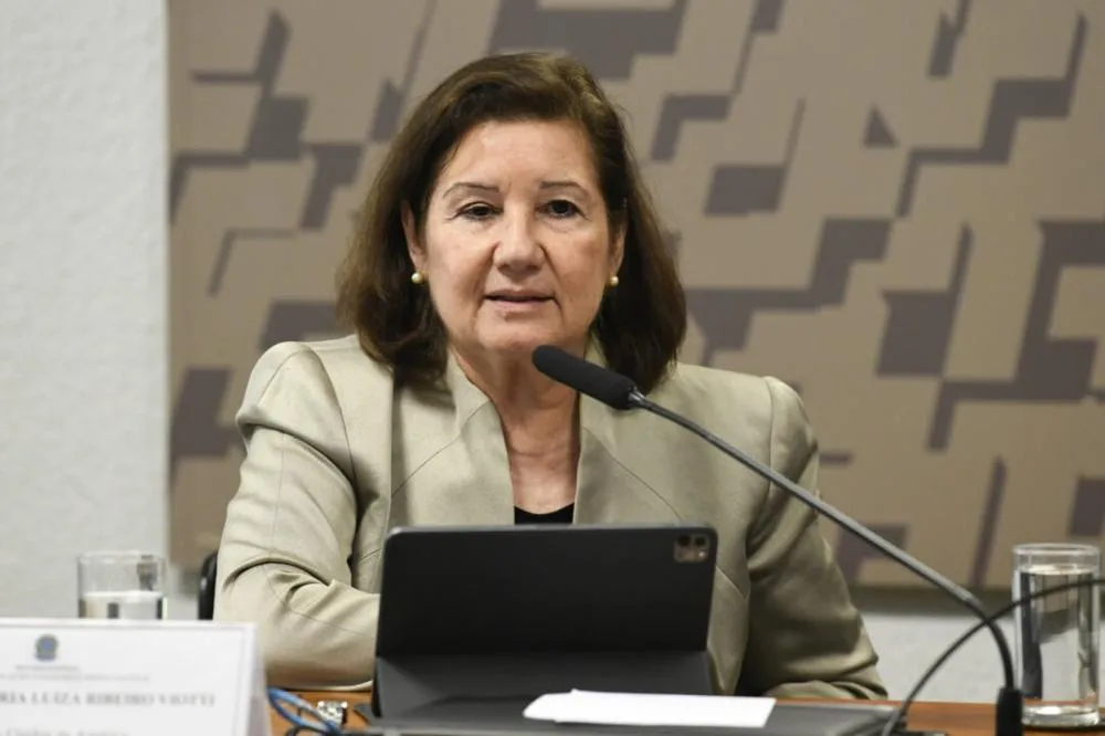O anão diplomático?