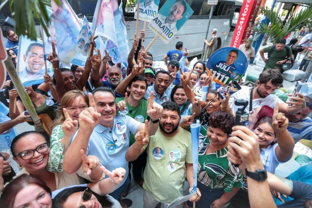 Candidatos foram recebidos com festa logo na entrada do Shopping da Cidadania - Foto: Reprodução