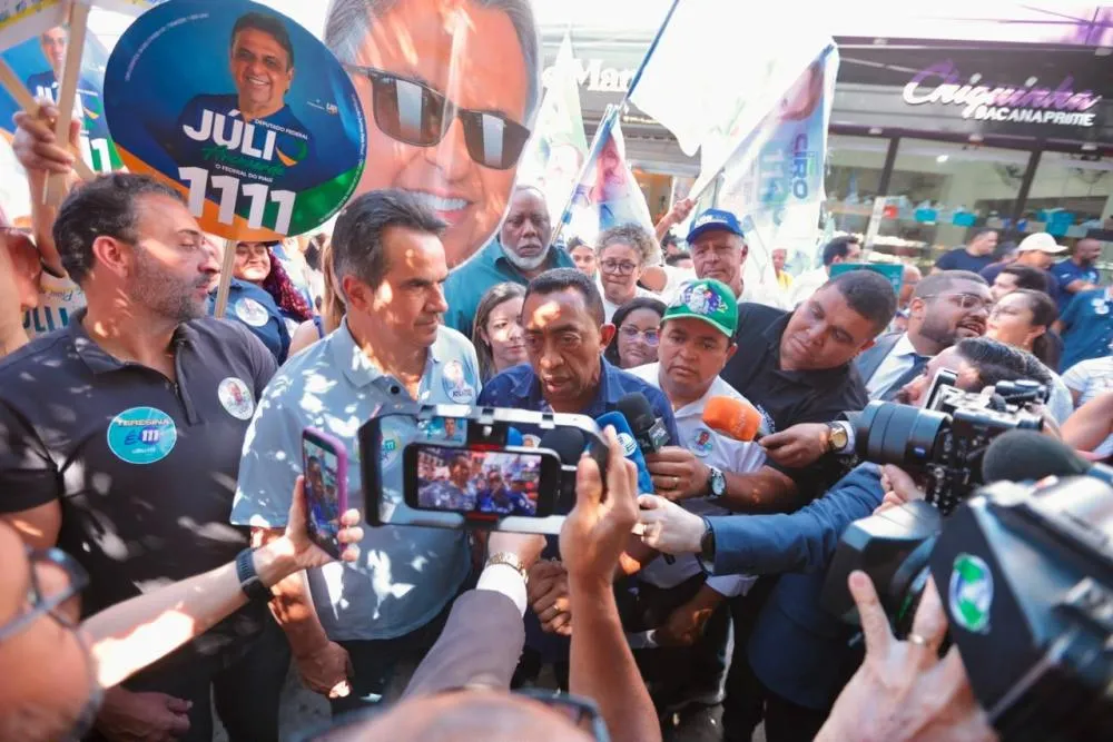 Joel e Ciro arrastaram multidão no centro da capital - Foto: Reprodução