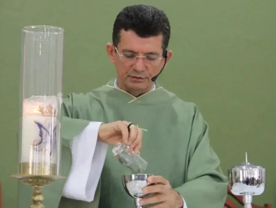 Padre Rogério Nascimento dos Santos