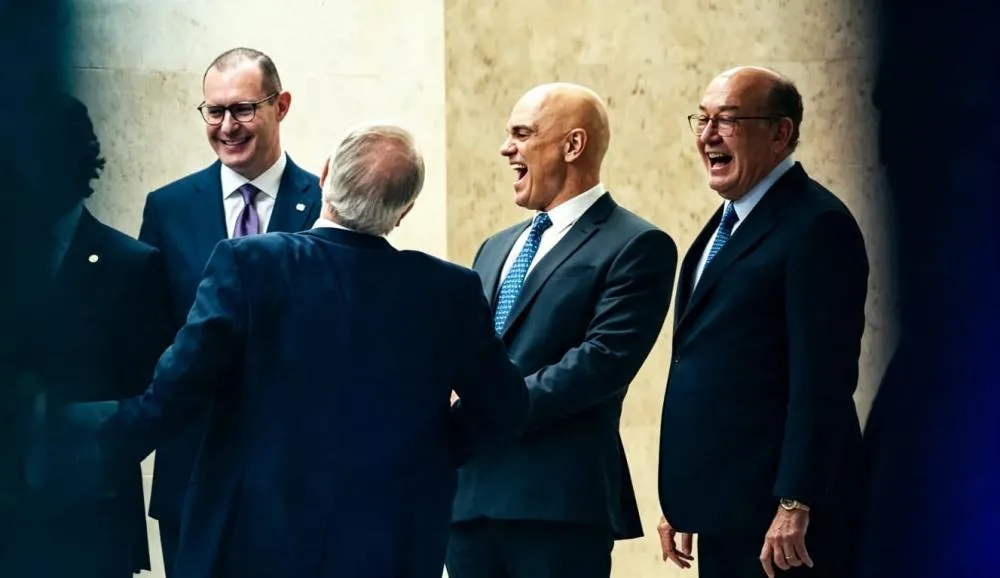 O sorriso coletivo do escárnio - Foto: Reprodução
