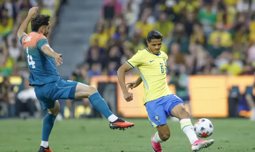 Brasil joga mal, sofre gol e consegue empate no último lance contra Austrália