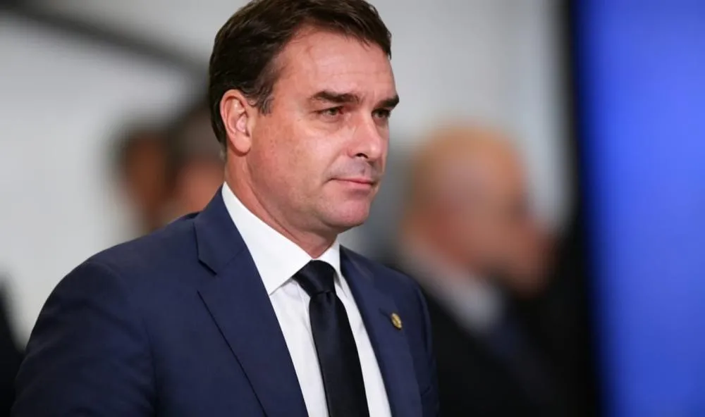 A campanha de Flávio Bolsonaro reagiu e pede a prisão do servidor do Planalto - Foto: Reprodução