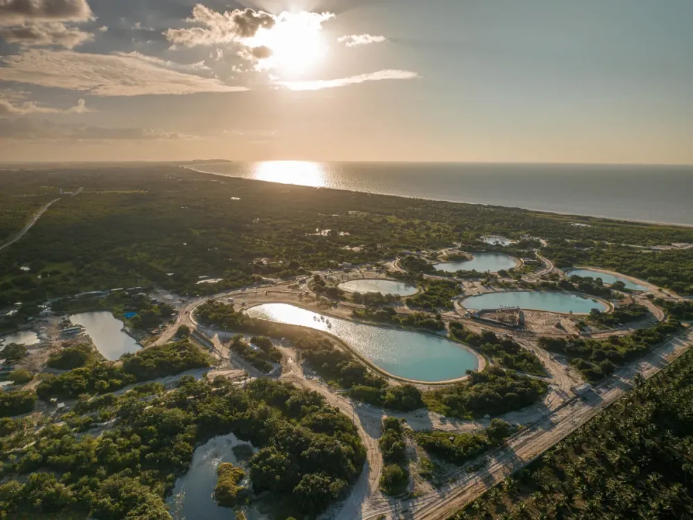 Por que o Ceará atrai bilhões em turismo enquanto o Piauí fica para trás?