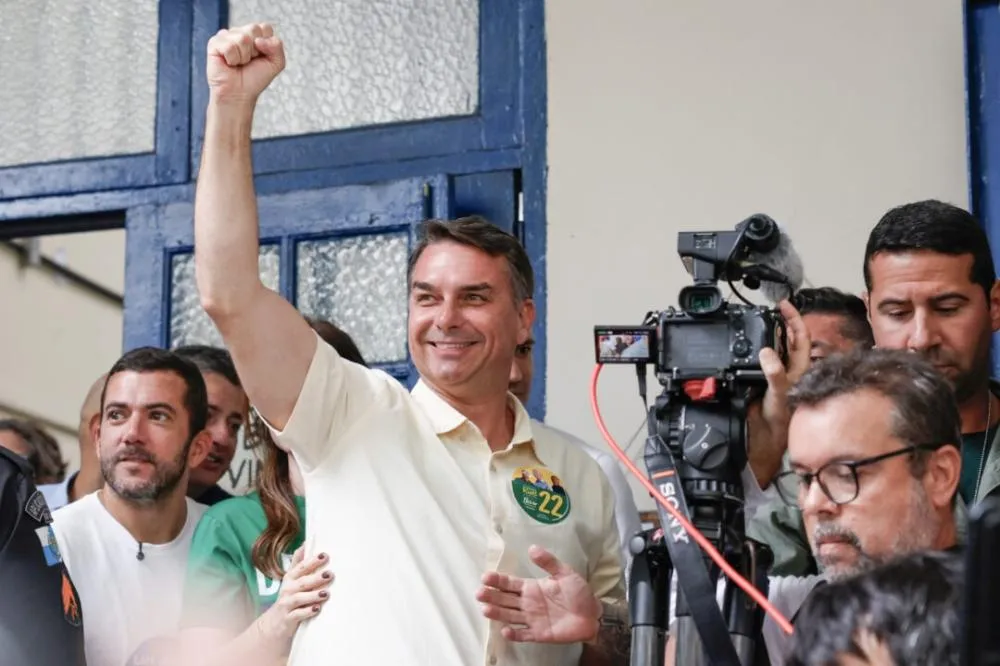 Flávio Bolsonaro tem atraído diversas forças políticas para o segundo turno - Foto: Reprodução