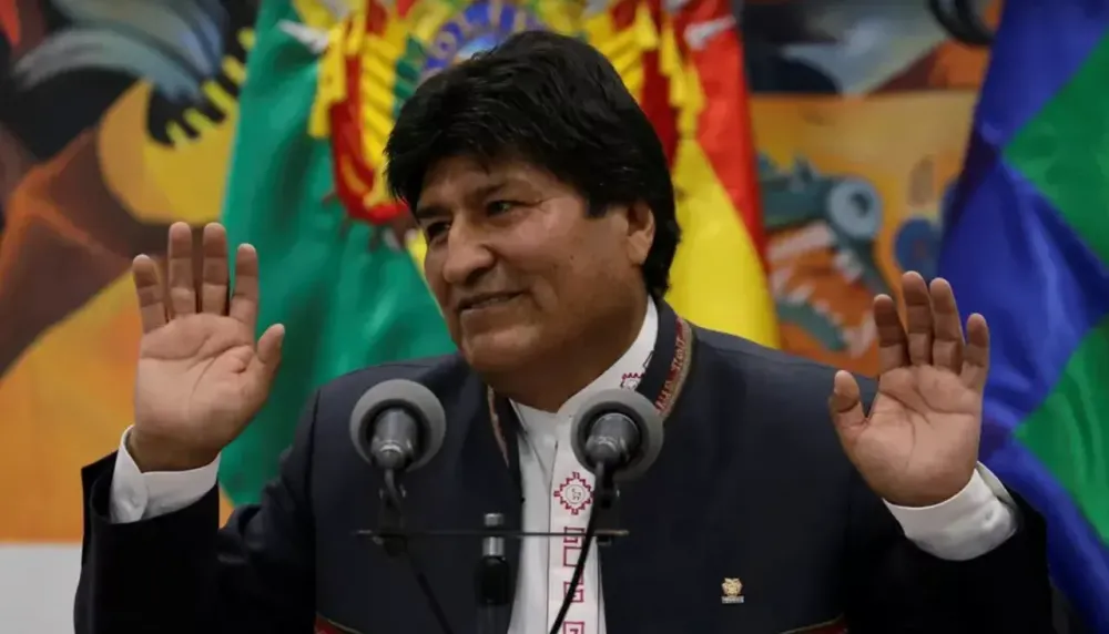 Evo Morales sofre tentativa de assassinato após ataque a tiros em seu veículo; veja vídeo