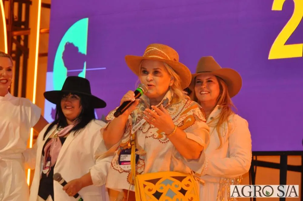 Ani Sanders representa o Nordeste no Congresso Nacional das Mulheres do Agronegócio 2024