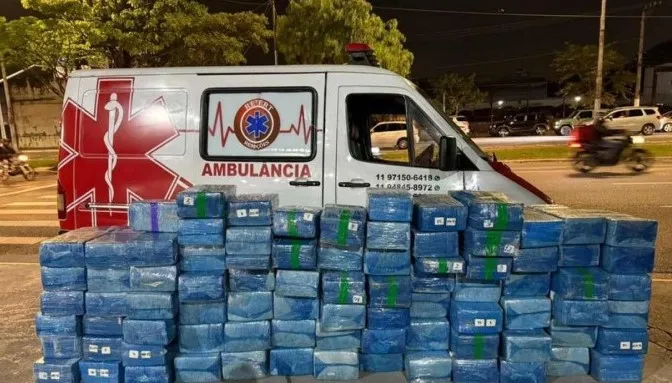 Tráfico no Brasil: Ambulância carregada com 1 tonelada de droga revela ousadia dos narcotraficantes