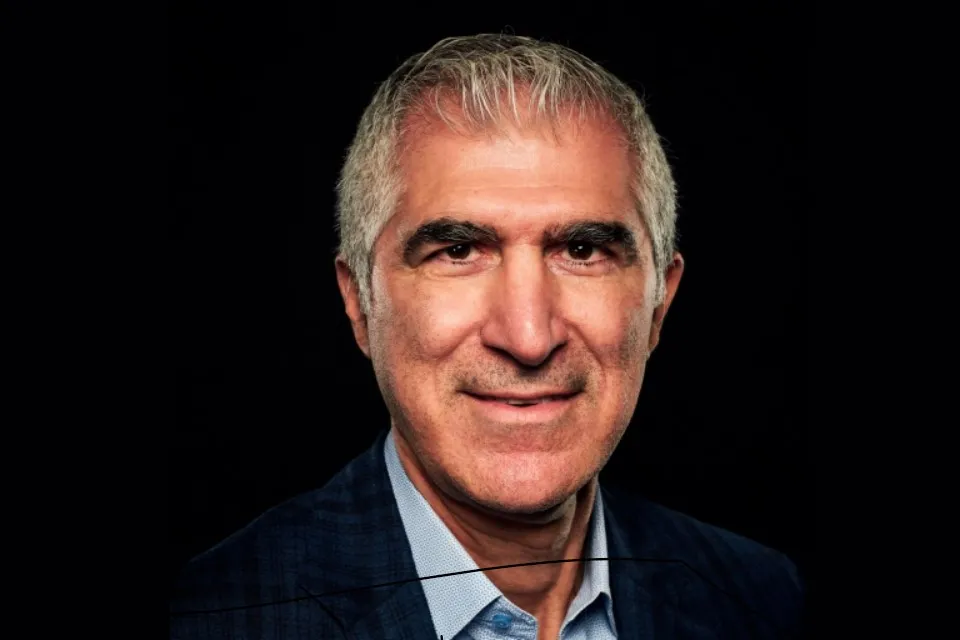 Jahm Najafi: O bilionário que prefere ficar longe de IA e criptomoedas