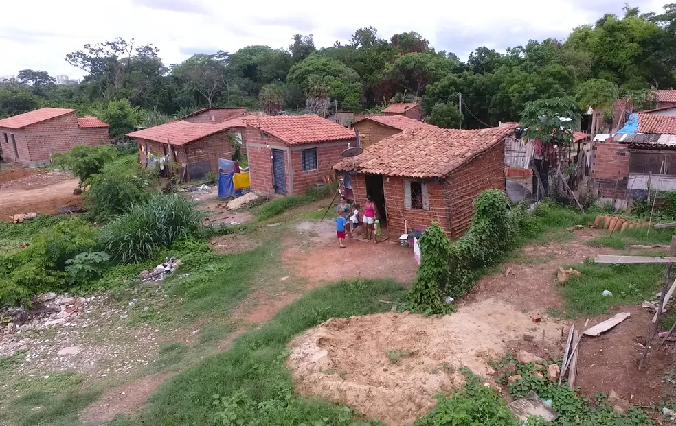 Quase 200 mil pessoas vivem em favelas e comunidades no Piauí, revela censo 2022
