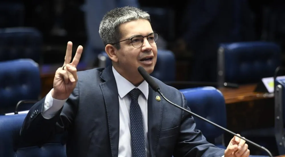 Randolfe Rodrigue é citado em investigação da CGU que aponta R$ 13 mi em emendas a ONGs