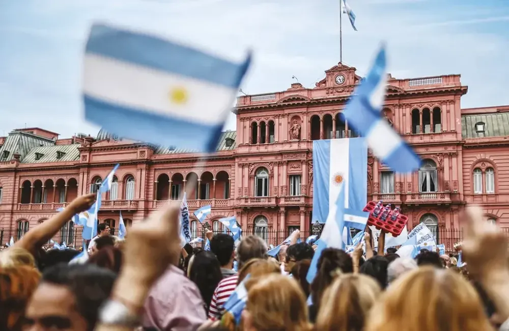 Com Milei, empresas Argentinas registram crescimento recorde de 130%