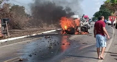 Tragédia na BR-343: colisão deixa quatro membros de uma mesma família mortos