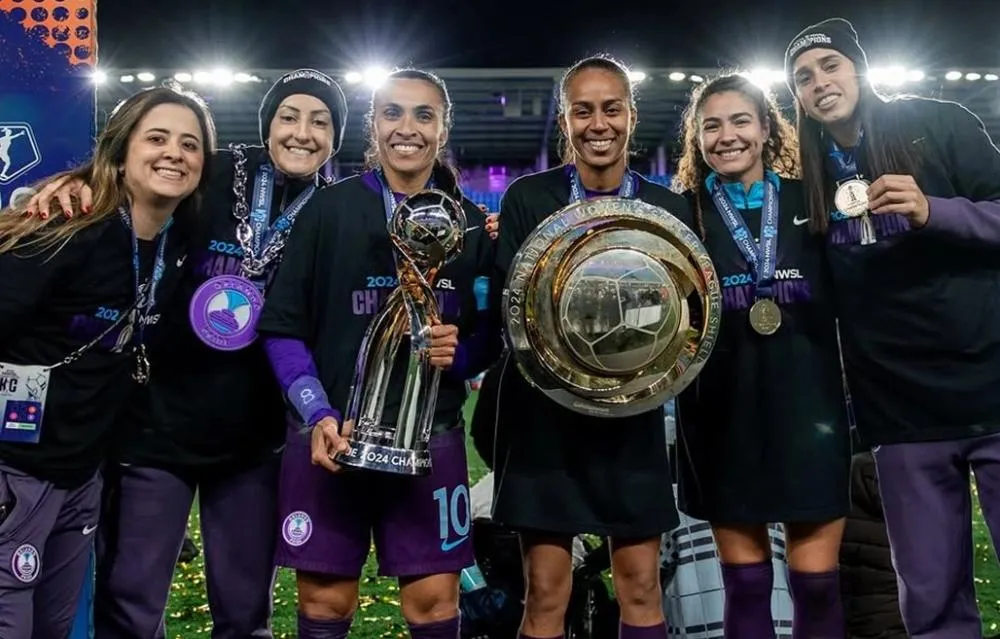 Adriana Silva conquista título histórico na Liga Feminina dos EUA