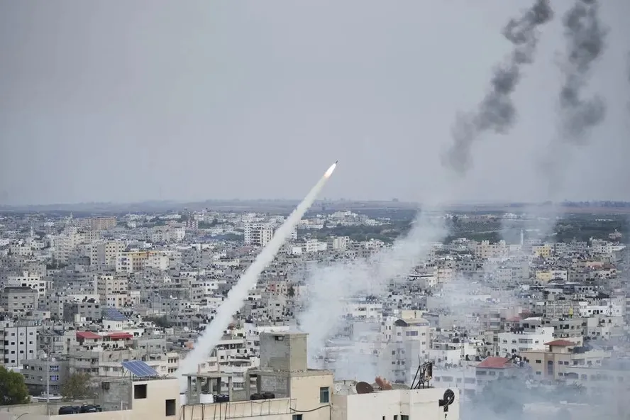 Hezbollah lança mais de 240 mísseis contra Israel e deixa ao menos 10 feridos