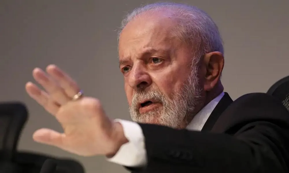 Contradições da esquerda brasileira: Entre discursos e práticas