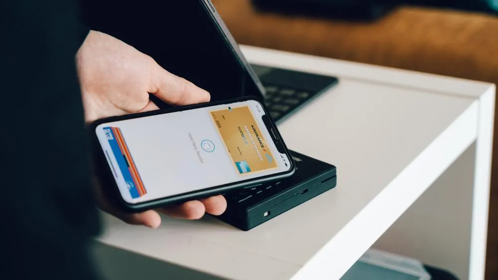 Brasil impõe novas regras ao iPhone: liberdade para pagamentos de terceiros
