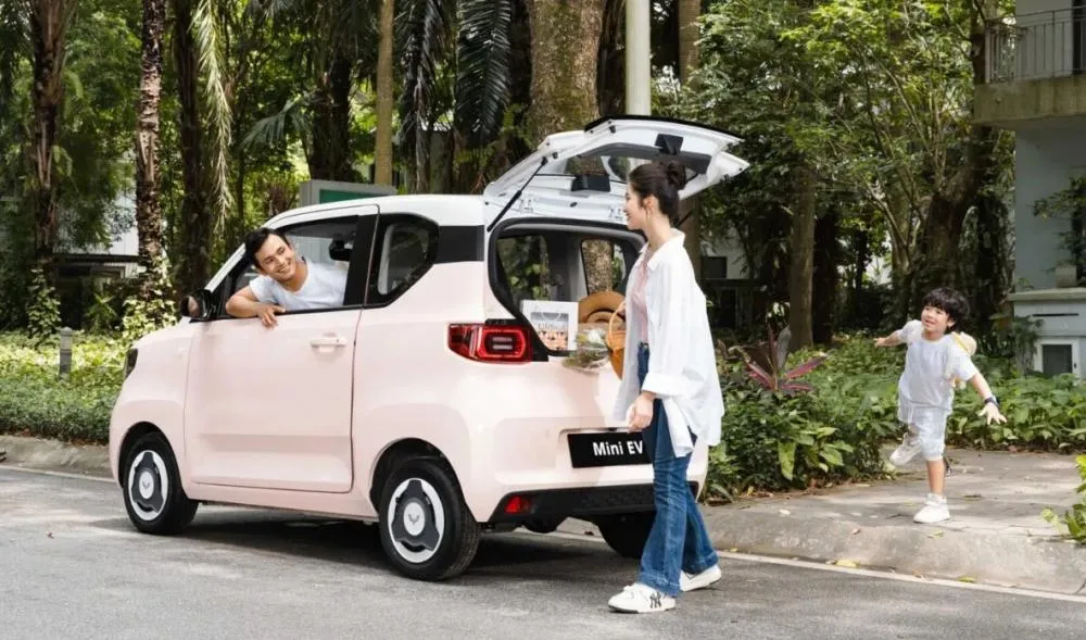 GM apresenta subcompacto elétrico acessível com autonomia de 200 km e preço competitivo