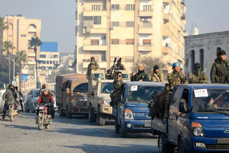Rebeldes sírios tomam mais cidades e desafiam regime de Assad