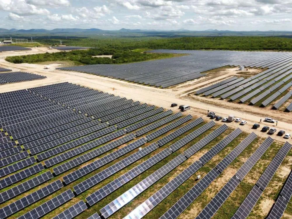 Empresa chinesa investe R$ 1 bilhão em energia solar no Ceará