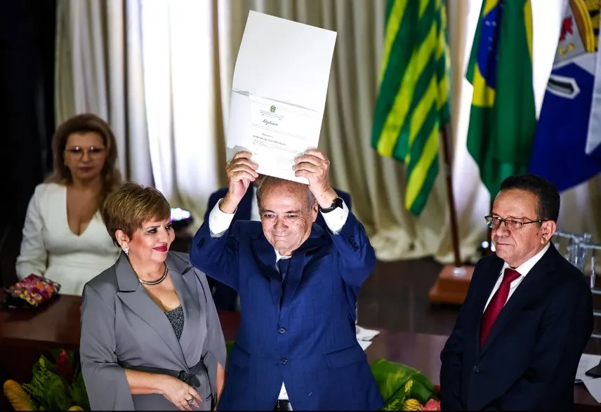 Sílvio Mendes, Jeová Alencar e vereadores eleitos são diplomados em Teresina; prefeito detalha prioridades da gestão