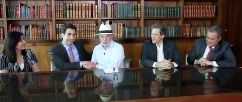Lula fuma o 'cachimbo da paz' com o Banco Central e promete responsabilidade fiscal