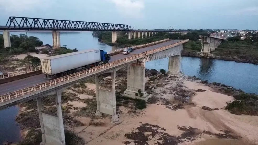 Contaminação no Rio Tocantins após desabamento de ponte deixa Imperatriz sem abastecimento de água