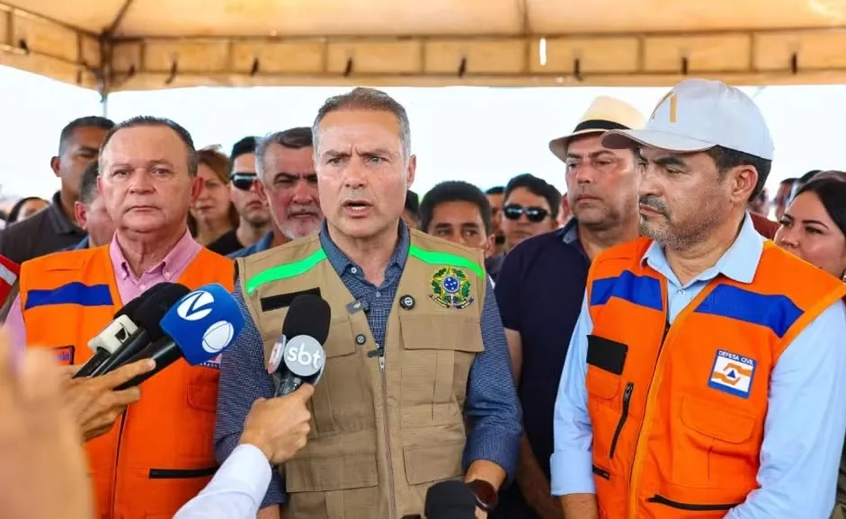 Ministro dos Transportes decreta emergência e promete reconstruir ponte que caiu entre MA e TO