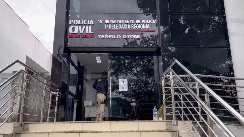 Motorista suspeito de causar acidente na BR-116 se entrega à polícia
