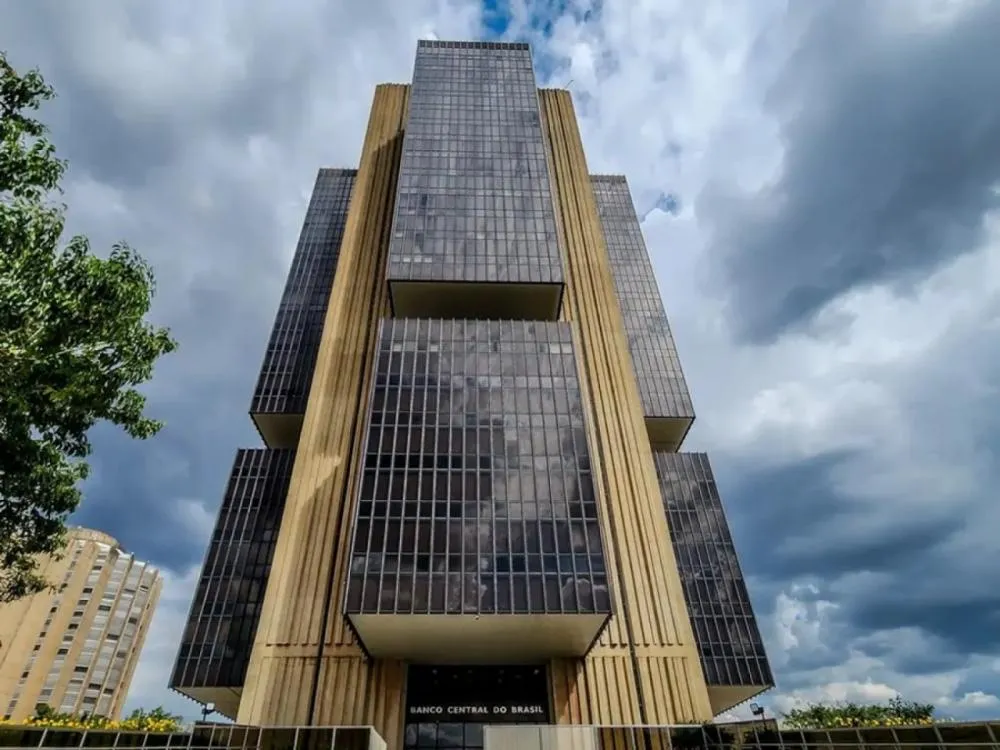 Inflação e juros em alta: Brasileiros enfrentam aperto no bolso sem perspectiva de alívio
