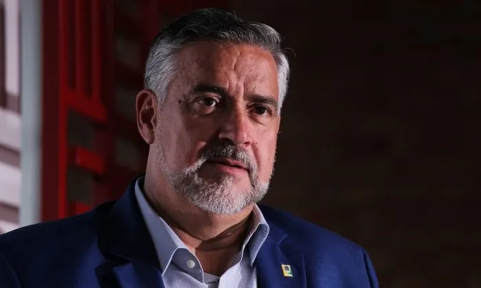 Troca na Comunicação: Lula substitui Paulo Pimenta por marqueteiro em tentativa de reverter popularidade baixa