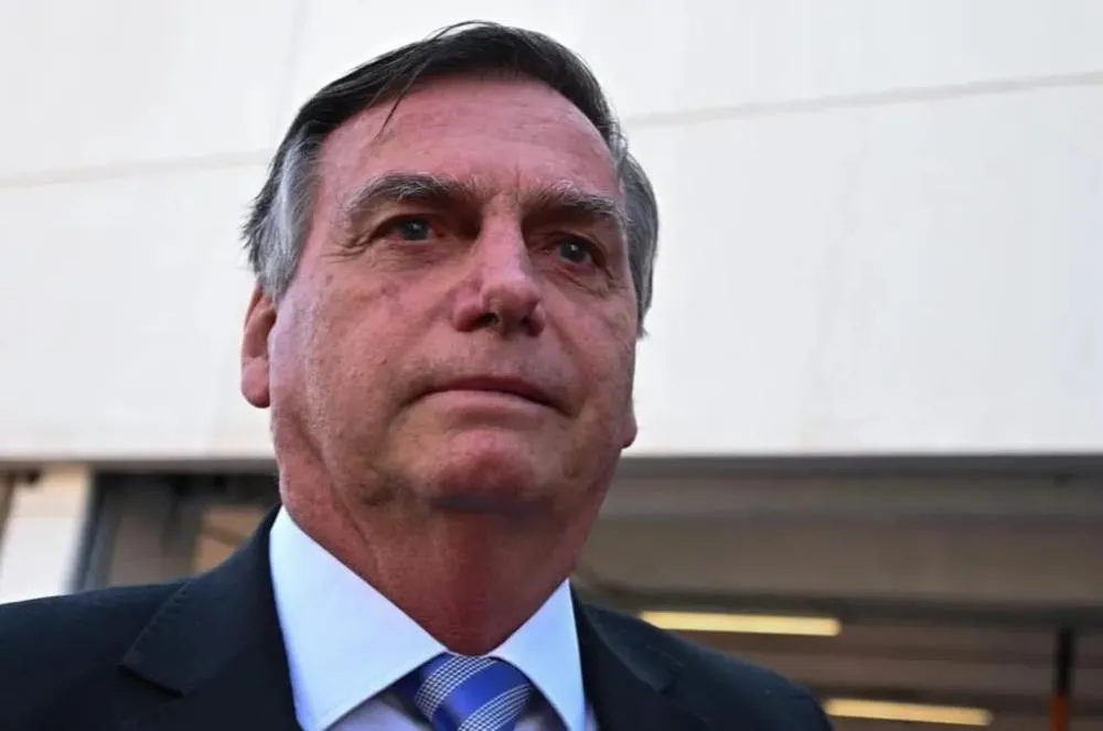 Moraes barra Bolsonaro: Supremo mantém retenção de passaporte do ex-presidente