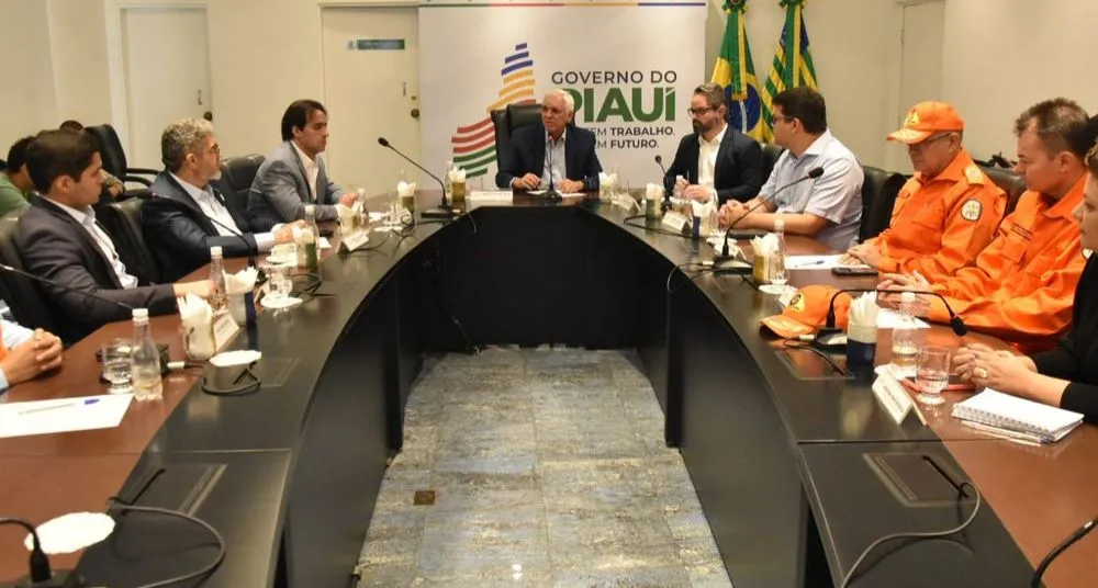 Governador em exercício aciona Gabinete de Crise para enfrentar impactos das chuvas no Piauí