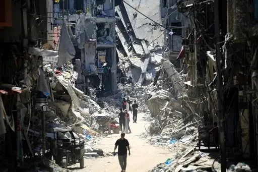 Um passo frágil rumo à paz: cessar-fogo entre Israel e Hamas começa sob desconfiança