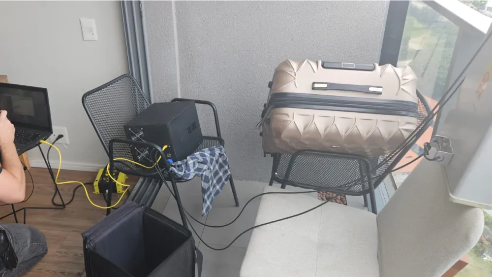 Anatel e Polícia fecham estação clandestina que enviava golpes por SMS