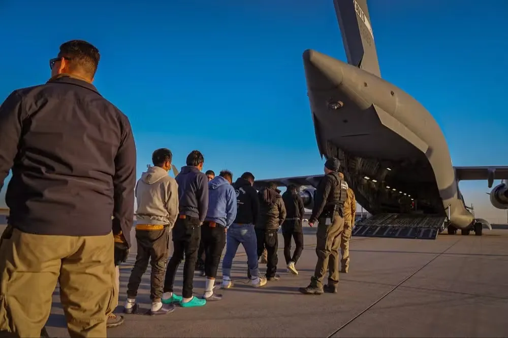 Deportados do sonho americano: brasileiros retornam ao país que os deixou sem alternativas