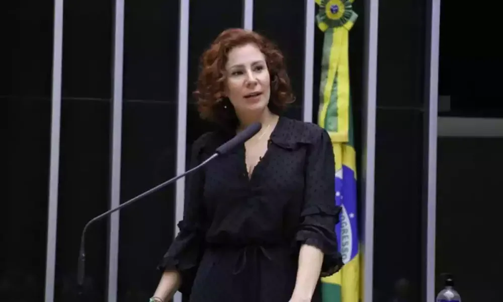 TRE-SP cassa mandato de Carla Zambelli por disseminação de fake news