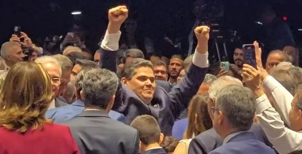 Davi Alcolumbre é eleito presidente do Senado: o que isso significa para Lula e oposição?
