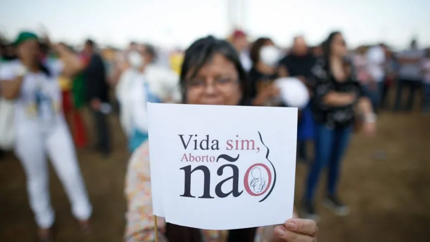 Pesquisa revela que 66% dos brasileiros rejeitam a legalização do aborto